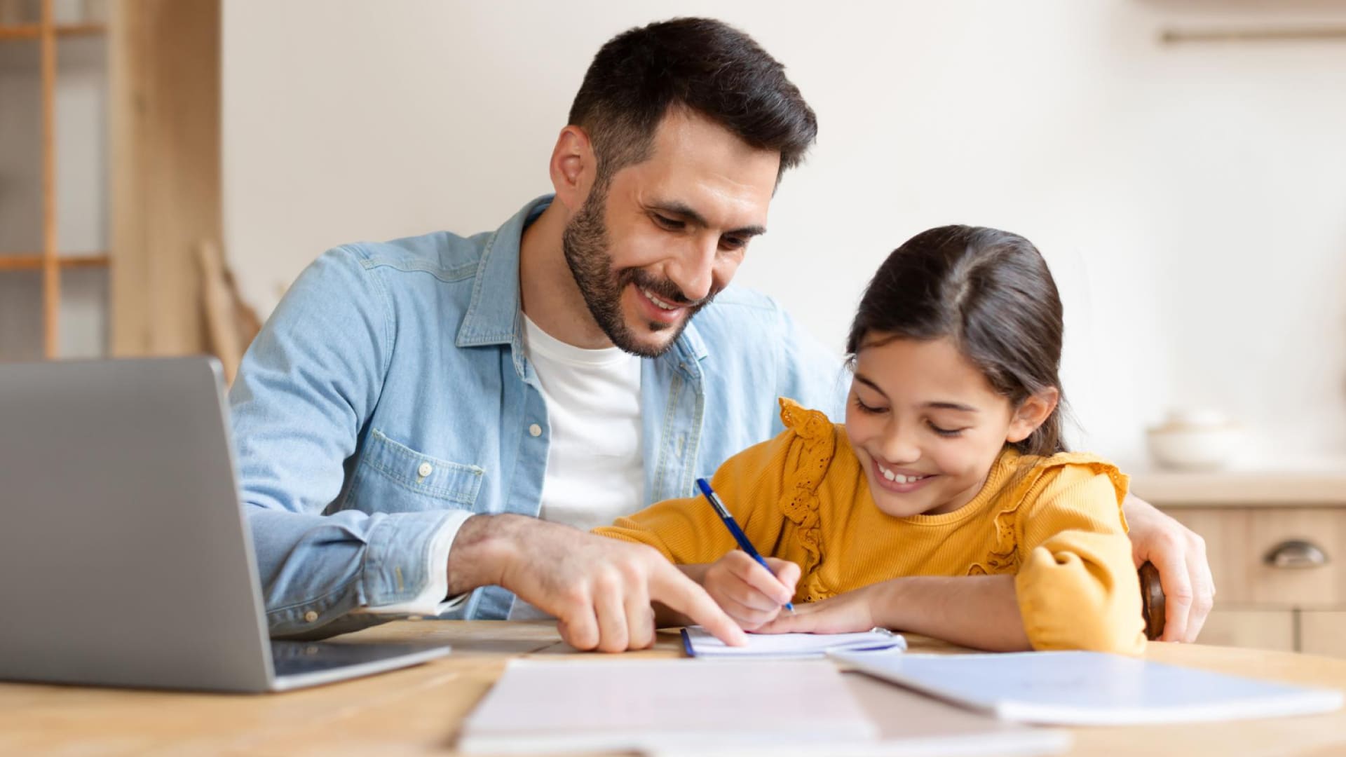 Governo sanciona lei que amplia licença-paternidade para 20 dias